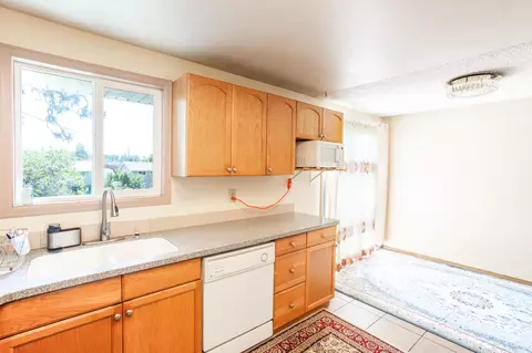 Kitchen - 3608 E 36th Ave, Spokane, WA 99223 photo 3 of 3