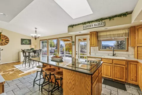 Kitchen - 11422 E 19th Ave, Spokane Valley, WA 99206 photo 2 of 3