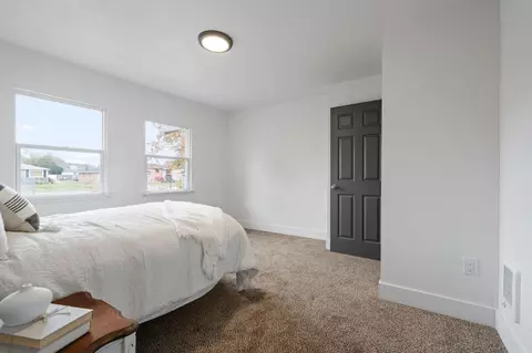 Bedroom - 2318 E Rowan Ave, Spokane, WA 99207 photo 2 of 2