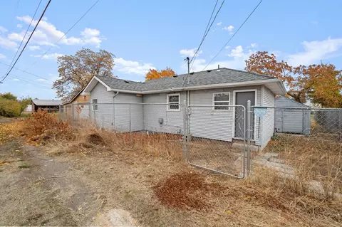 Exterior - 2318 E Rowan Ave, Spokane, WA 99207 photo 2 of 6