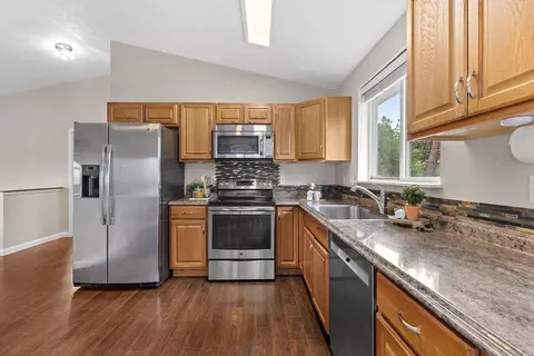 Kitchen - 4022 E 8th Ave, Spokane, WA 99202 photo 2 of 2