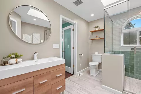 Bath - 4022 E 8th Ave, Spokane, WA 99202 photo 1 of 3