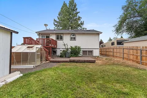Exterior - 4022 E 8th Ave, Spokane, WA 99202 photo 4 of 8