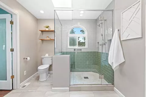 Bath - 4022 E 8th Ave, Spokane, WA 99202 photo 2 of 3