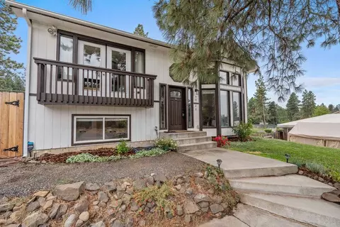 Exterior - 4022 E 8th Ave, Spokane, WA 99202 photo 6 of 8