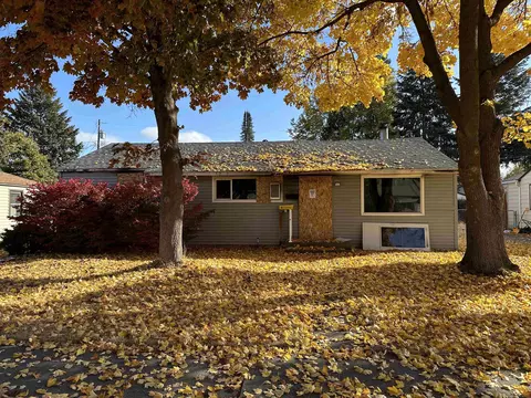 6008 N Lindeke St, Spokane, WA 99205