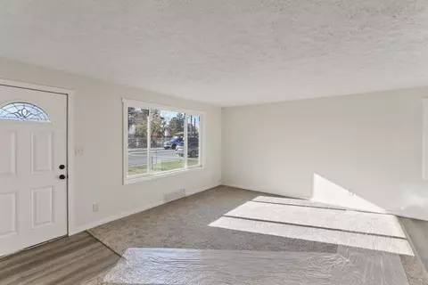 1637 E Rowan Ave, Spokane, WA 99207 photo 8