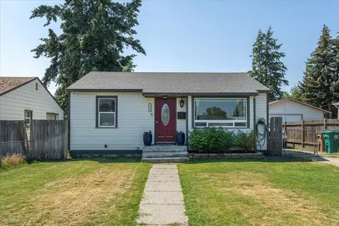Exterior - 2418 E Hoffman St, Spokane, WA 99207 photo 3 of 16