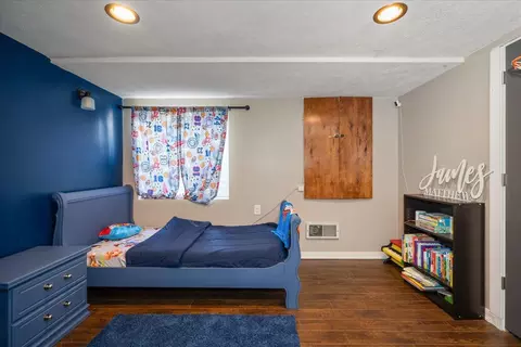 Bedroom - 2418 E Hoffman St, Spokane, WA 99207 photo 6 of 6