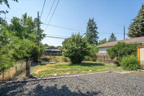 Exterior - 2418 E Hoffman St, Spokane, WA 99207 photo 9 of 16
