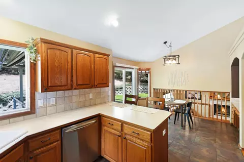 Kitchen - 713 E Huron Dr, Spokane, WA 99208 photo 3 of 6