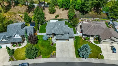 View/Area - 713 E Huron Dr, Spokane, WA 99208 photo 1 of 3
