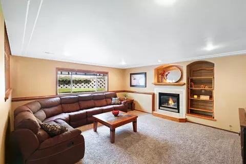 Living - 713 E Huron Dr, Spokane, WA 99208 photo 3 of 3