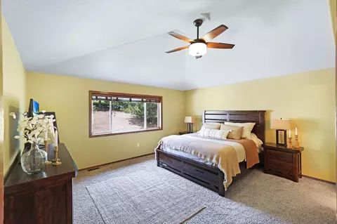 Bedroom - 713 E Huron Dr, Spokane, WA 99208 photo 4 of 5
