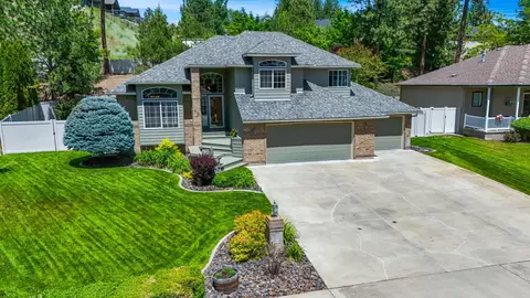 713 E Huron Dr, Spokane, WA 99208