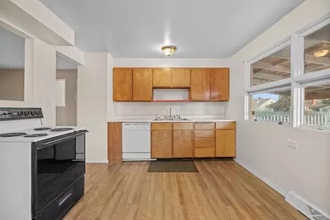 Kitchen - 2408 E Wellesley Ave, Spokane, WA 99217 photo 3 of 3