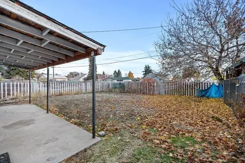 Exterior - 2408 E Wellesley Ave, Spokane, WA 99217 photo 5 of 6