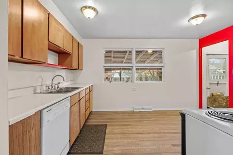 Kitchen - 2408 E Wellesley Ave, Spokane, WA 99217 photo 2 of 3