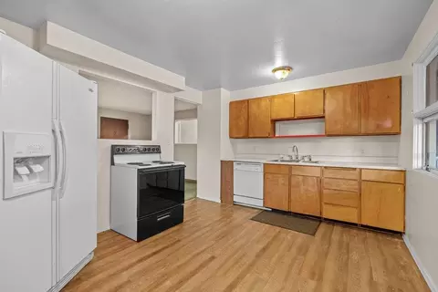 Kitchen - 2408 E Wellesley Ave, Spokane, WA 99217 photo 1 of 3
