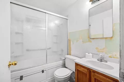 Bath - 2408 E Wellesley Ave, Spokane, WA 99217 photo 1 of 2