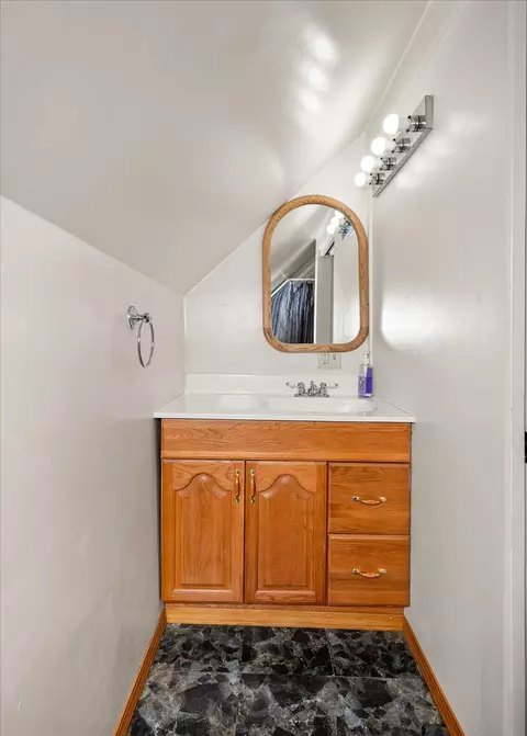 Bath - 7009 E Weile Ave, Spokane, WA 99217 photo 2 of 2