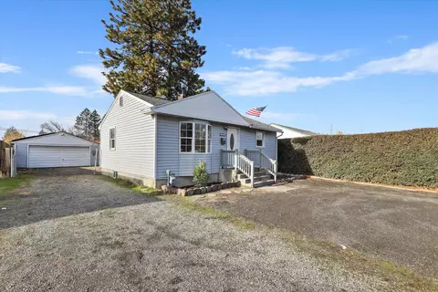 6123 N Maple St, Spokane, WA 99205