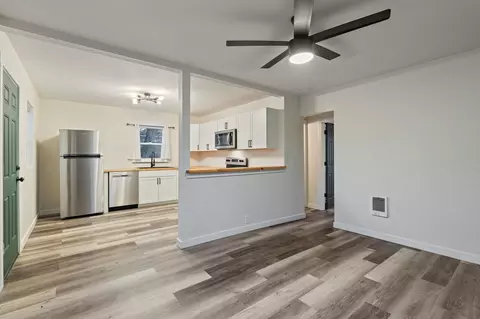 Living - 515 E Sanson Ave, Spokane, WA 99207 photo 2 of 4