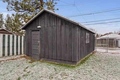 Exterior - 515 E Sanson Ave, Spokane, WA 99207 photo 5 of 8