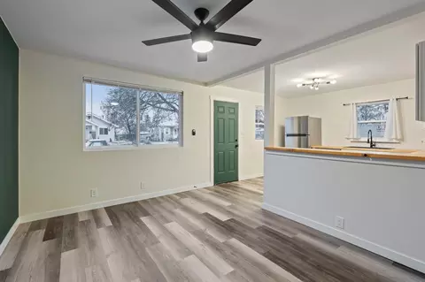 Living - 515 E Sanson Ave, Spokane, WA 99207 photo 3 of 4