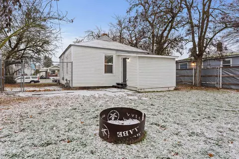 Exterior - 515 E Sanson Ave, Spokane, WA 99207 photo 3 of 8