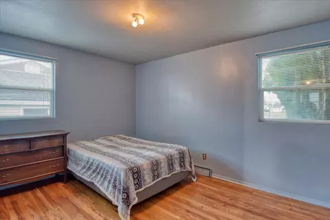 Bedroom - 547 E Broad Ave, Spokane, WA 99207 photo 1 of 4