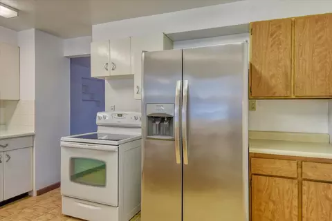 Kitchen - 547 E Broad Ave, Spokane, WA 99207 photo 5 of 5