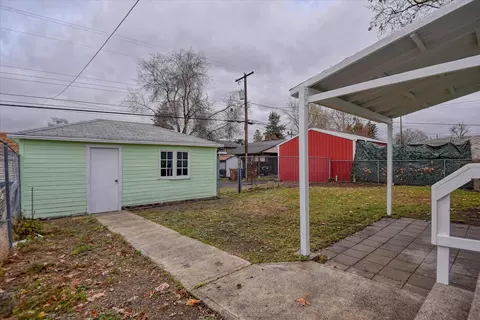 Exterior - 547 E Broad Ave, Spokane, WA 99207 photo 3 of 8
