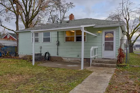 Exterior - 547 E Broad Ave, Spokane, WA 99207 photo 6 of 8