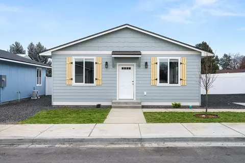 1812 N Arties Rd, Greenacres, WA 99016