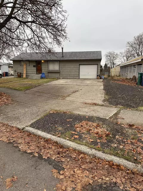 6010 N Braeburn Dr, Spokane, WA 99205