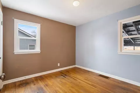 Bedroom - 1023 E Walton Ave, Spokane, WA 99207 photo 3 of 5