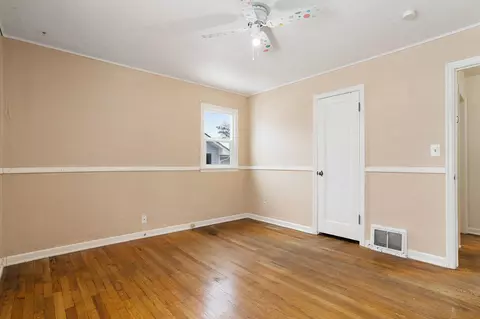 Bedroom - 1023 E Walton Ave, Spokane, WA 99207 photo 2 of 5