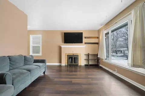 Living - 1023 E Walton Ave, Spokane, WA 99207 photo 1 of 3