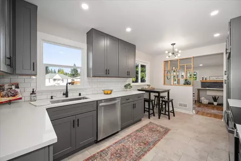 1102 E 38th Ave, Spokane, WA 99203 photo 8