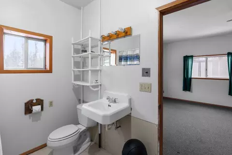 Bath - 2122 Danforth Rd, Usk, WA 99180 photo 6 of 6