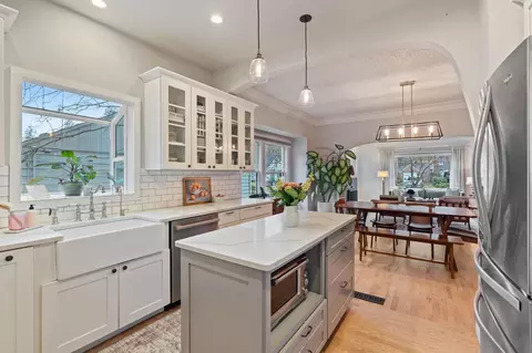 Kitchen - 1007 E 17th Ave, Spokane, WA 99203 photo 3 of 4