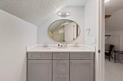 Bath - 1007 E 17th Ave, Spokane, WA 99203 photo 1 of 5