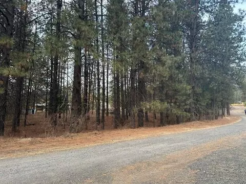 6614 Thomas Ln, Nine Mile Falls, WA 99026