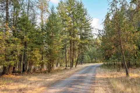 32 Xxc Roitz Rd, Valley, WA 99181
