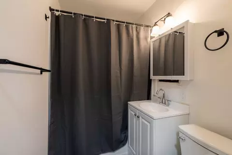 Bath - 720 E Montgomery Ave, Spokane, WA 99207 photo 1 of 1