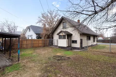 Exterior - 720 E Montgomery Ave, Spokane, WA 99207 photo 3 of 4
