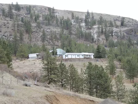 40555 Miles Creston Rd N, Davenport, WA 99122
