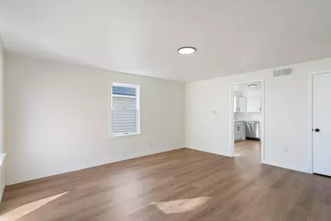 Living - 804 Ermina Ave, Spokane, WA 99207 photo 3 of 3