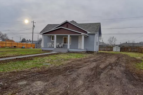 Exterior - 3824 E Grace Ave, Spokane, WA 99217 photo 3 of 9